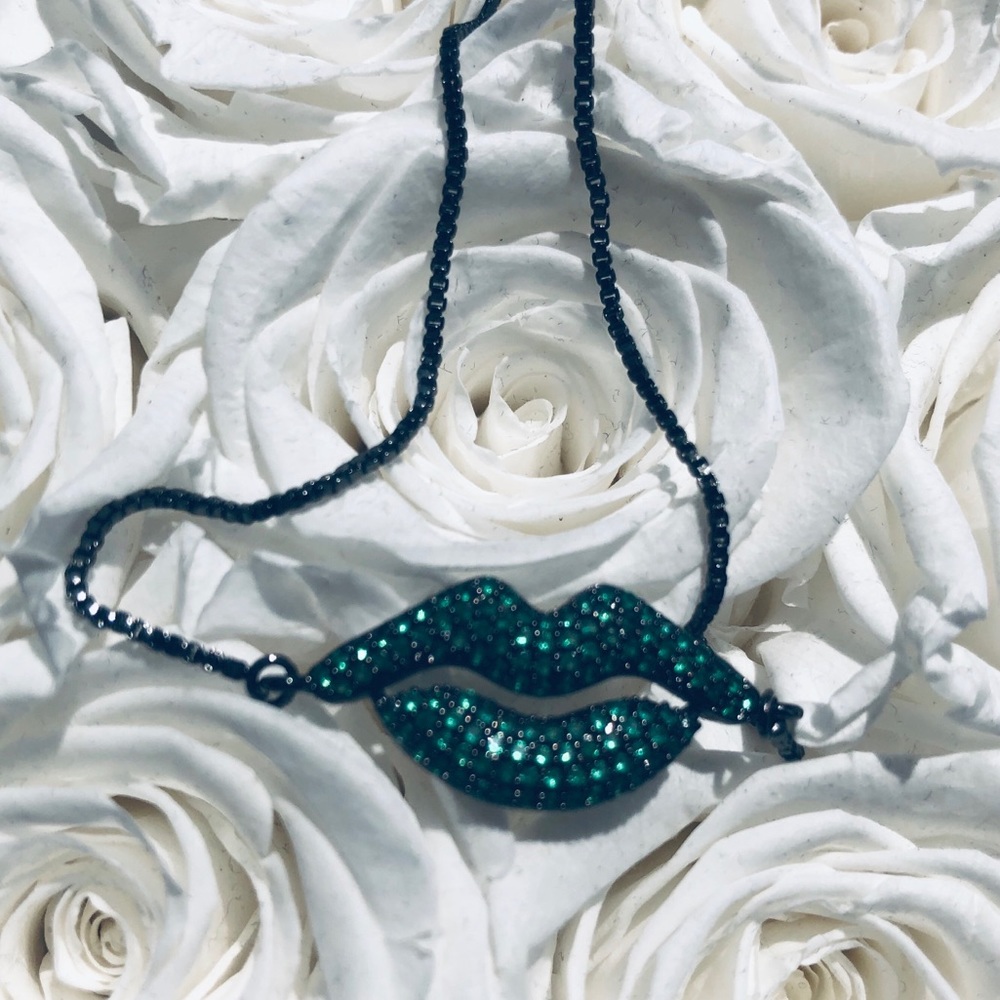 5 for $25  Emerald lips bracelet for the glam girl